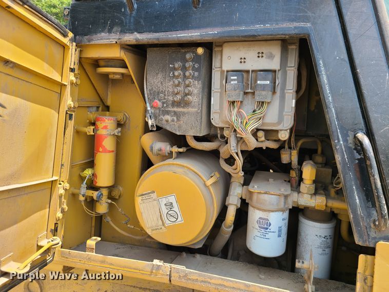 image for item IJ9049 1996 Caterpillar 953C  track loader