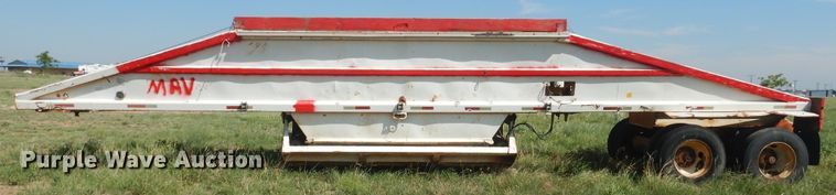 image for item IJ9411 1995 Load King  bottom dump trailer
