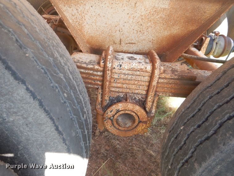 image for item IJ9411 1995 Load King  bottom dump trailer