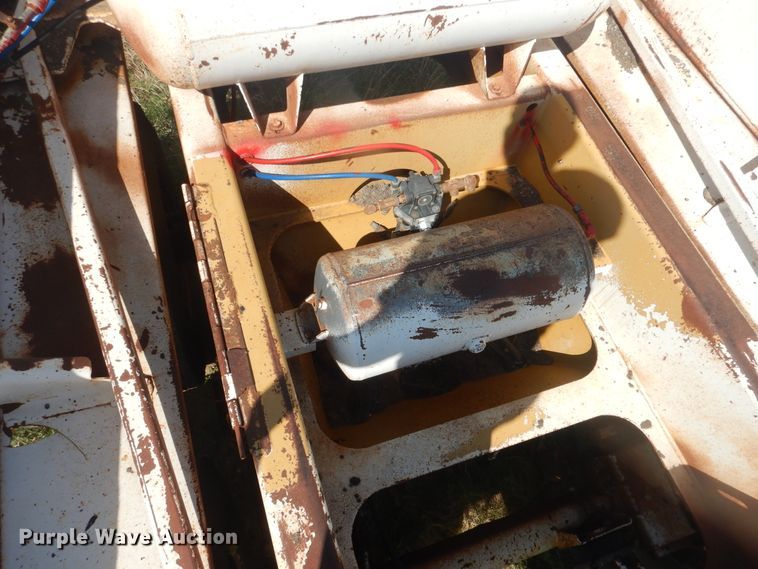 image for item IJ9411 1995 Load King  bottom dump trailer