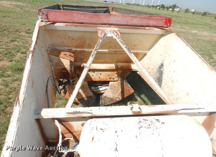 image for item IJ9411 1995 Load King  bottom dump trailer