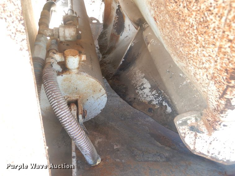 image for item IJ9411 1995 Load King  bottom dump trailer