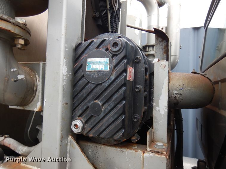 image for item IL9861 1998 Mack RD690S  vacuum truck