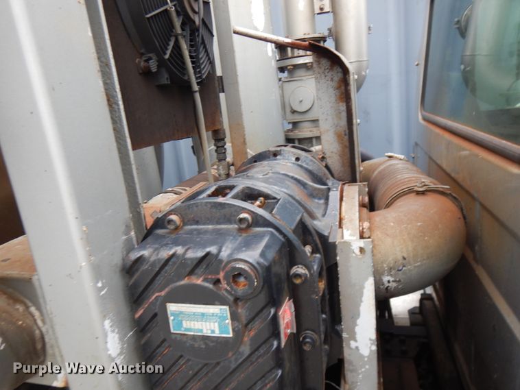 image for item IL9861 1998 Mack RD690S  vacuum truck