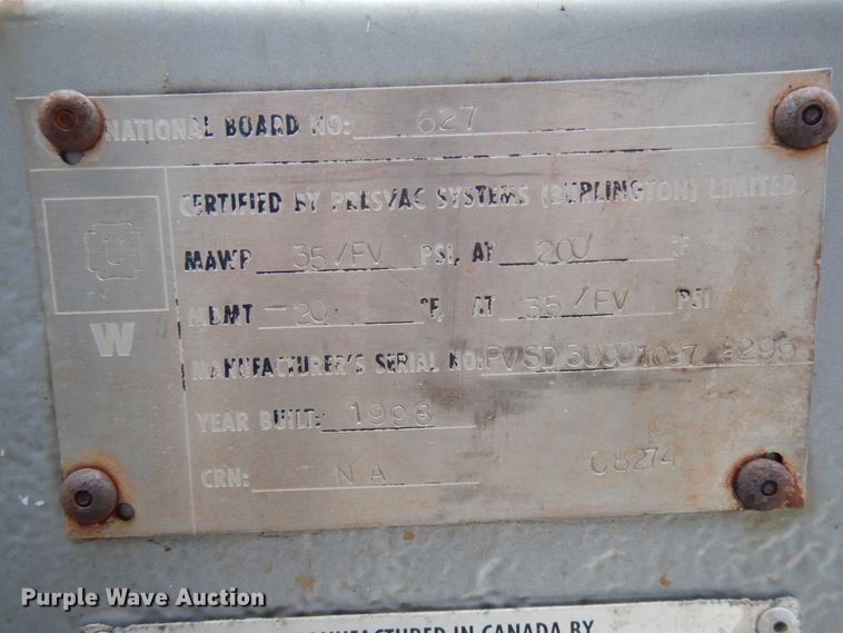 image for item IL9861 1998 Mack RD690S  vacuum truck