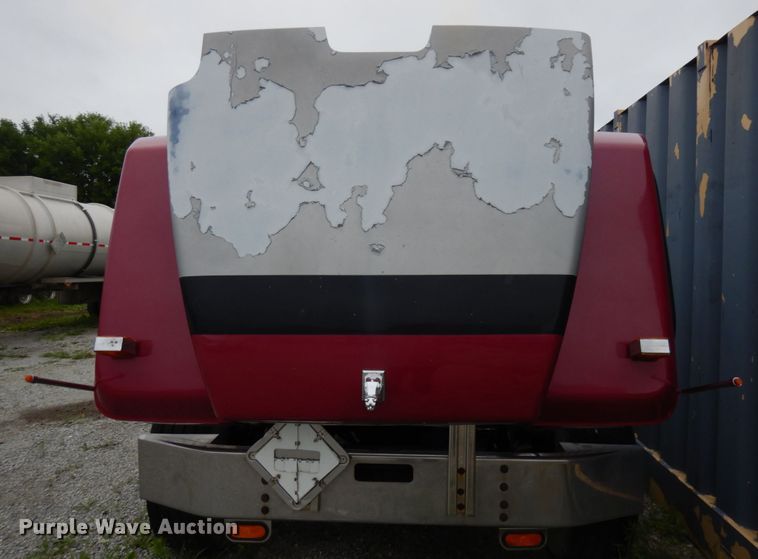 image for item IL9861 1998 Mack RD690S  vacuum truck