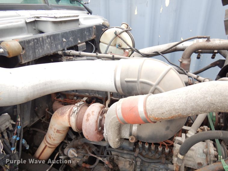 image for item IL9861 1998 Mack RD690S  vacuum truck