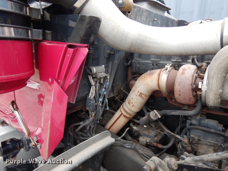 image for item IL9861 1998 Mack RD690S  vacuum truck