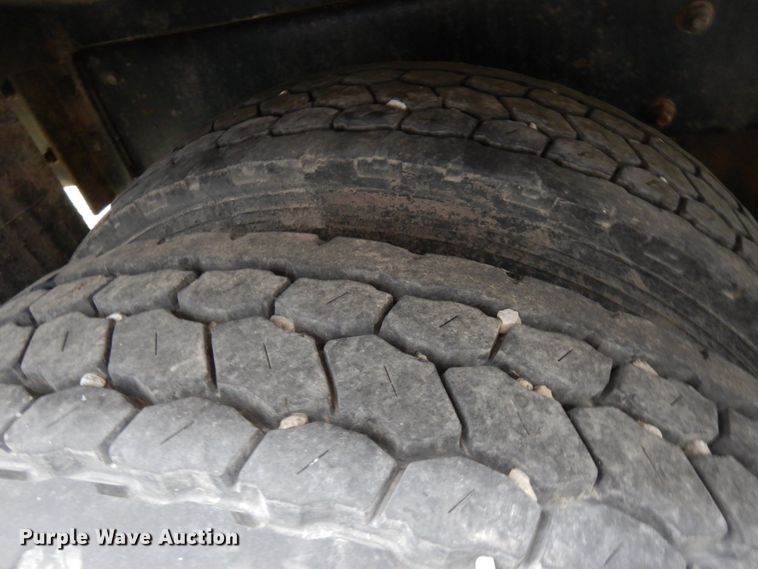 image for item IL9861 1998 Mack RD690S  vacuum truck