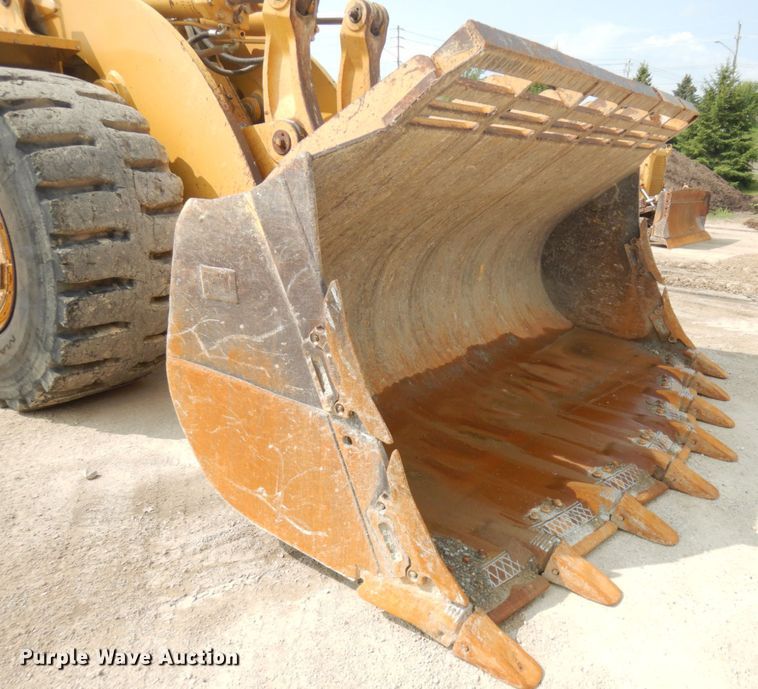 image for item IL9891 1999 Caterpillar 988F  wheel loader