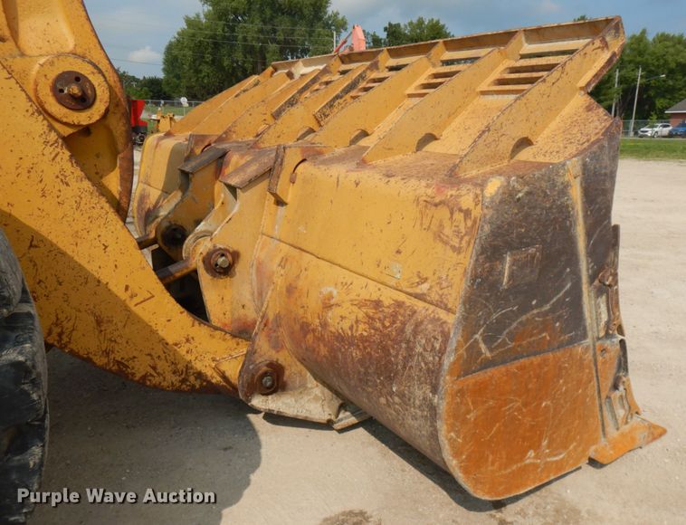 image for item IL9891 1999 Caterpillar 988F  wheel loader