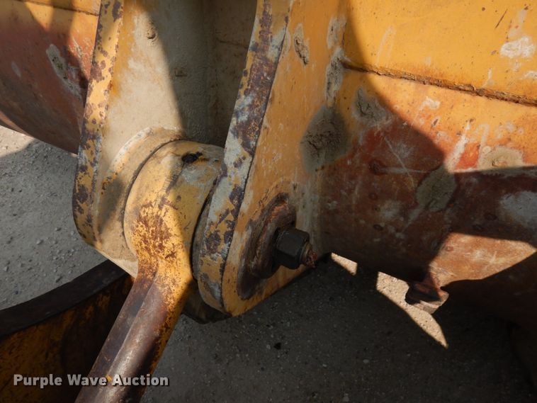 image for item IL9891 1999 Caterpillar 988F  wheel loader