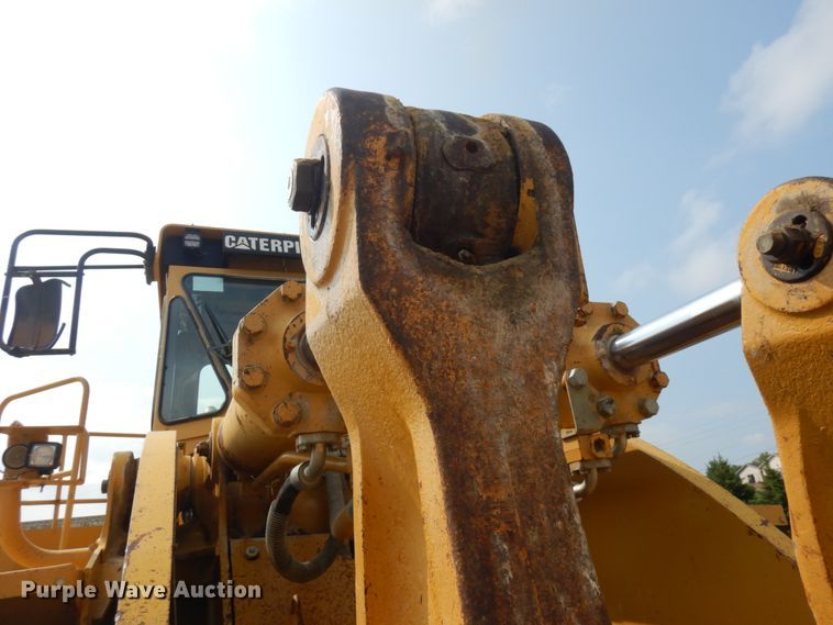 image for item IL9891 1999 Caterpillar 988F  wheel loader