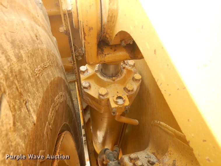 image for item IL9891 1999 Caterpillar 988F  wheel loader