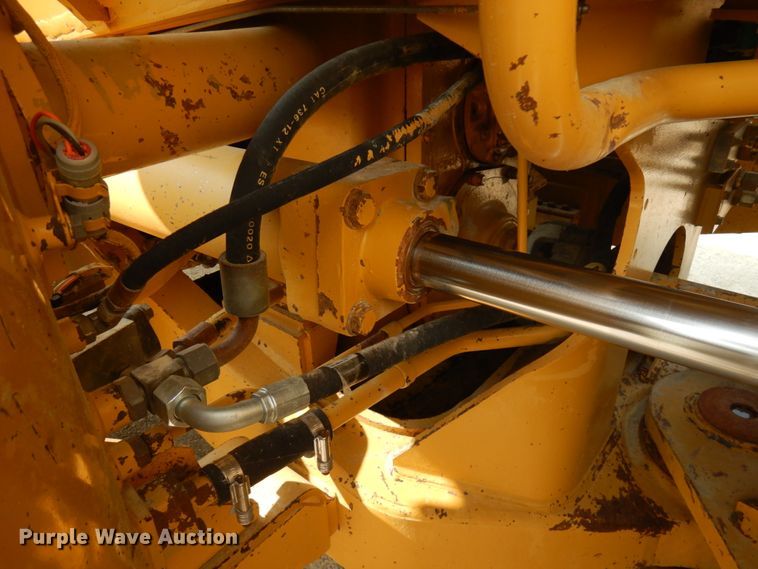 image for item IL9891 1999 Caterpillar 988F  wheel loader