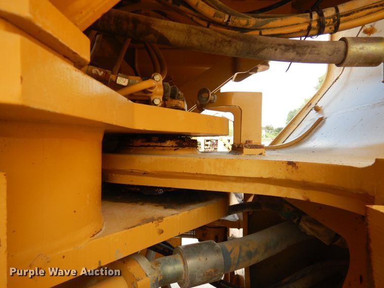 image for item IL9891 1999 Caterpillar 988F  wheel loader