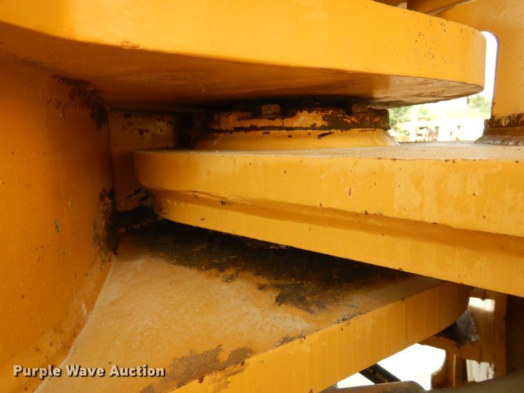 image for item IL9891 1999 Caterpillar 988F  wheel loader