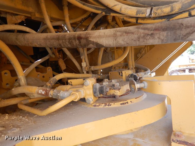 image for item IL9891 1999 Caterpillar 988F  wheel loader