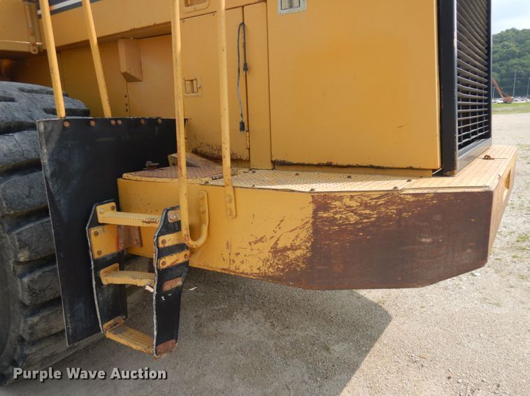 image for item IL9891 1999 Caterpillar 988F  wheel loader
