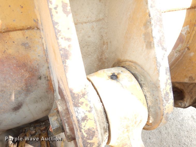 image for item IL9891 1999 Caterpillar 988F  wheel loader