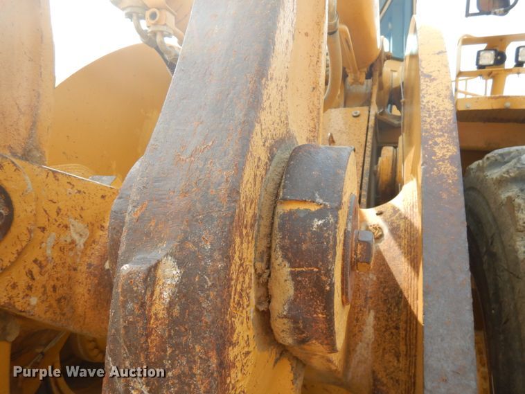 image for item IL9891 1999 Caterpillar 988F  wheel loader