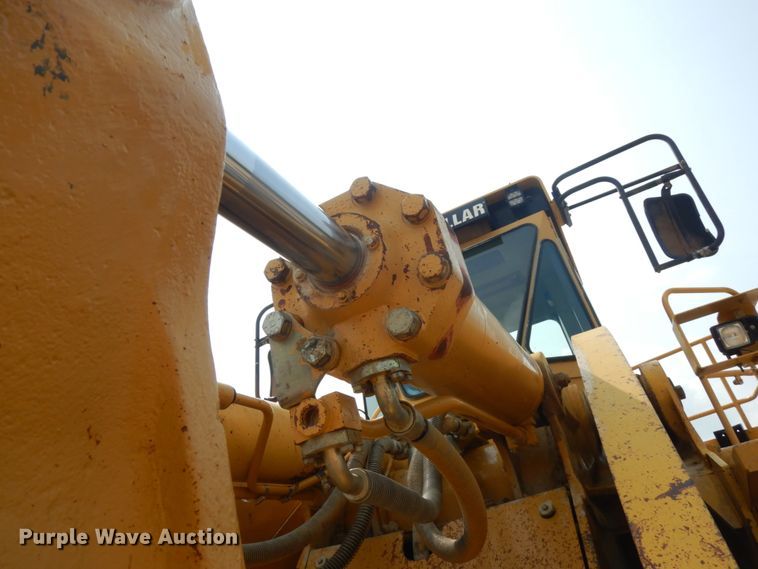 image for item IL9891 1999 Caterpillar 988F  wheel loader