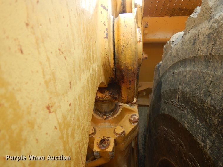 image for item IL9891 1999 Caterpillar 988F  wheel loader