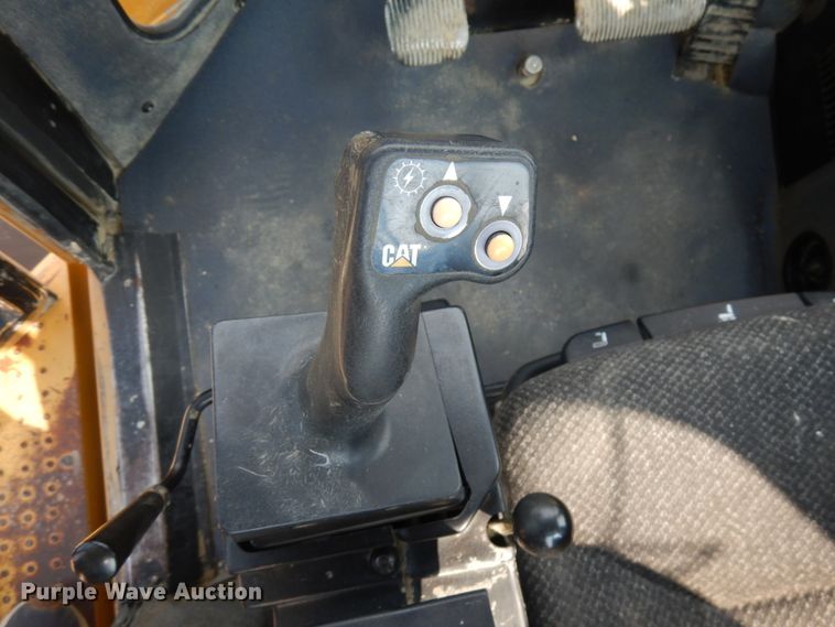 image for item IL9891 1999 Caterpillar 988F  wheel loader