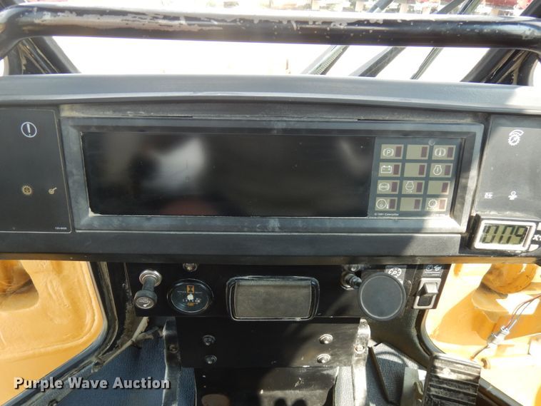 image for item IL9891 1999 Caterpillar 988F  wheel loader