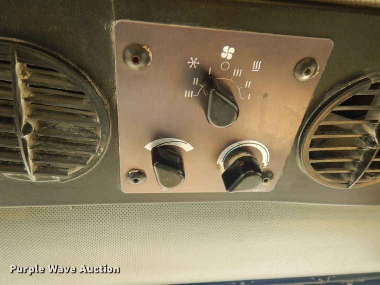 image for item IL9891 1999 Caterpillar 988F  wheel loader