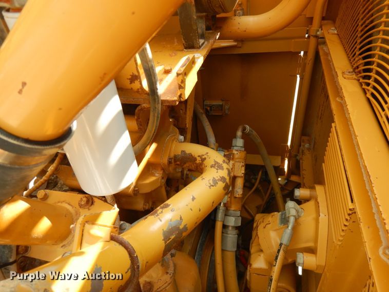 image for item IL9891 1999 Caterpillar 988F  wheel loader