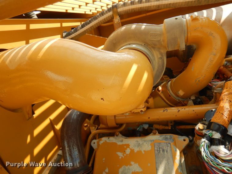 image for item IL9891 1999 Caterpillar 988F  wheel loader