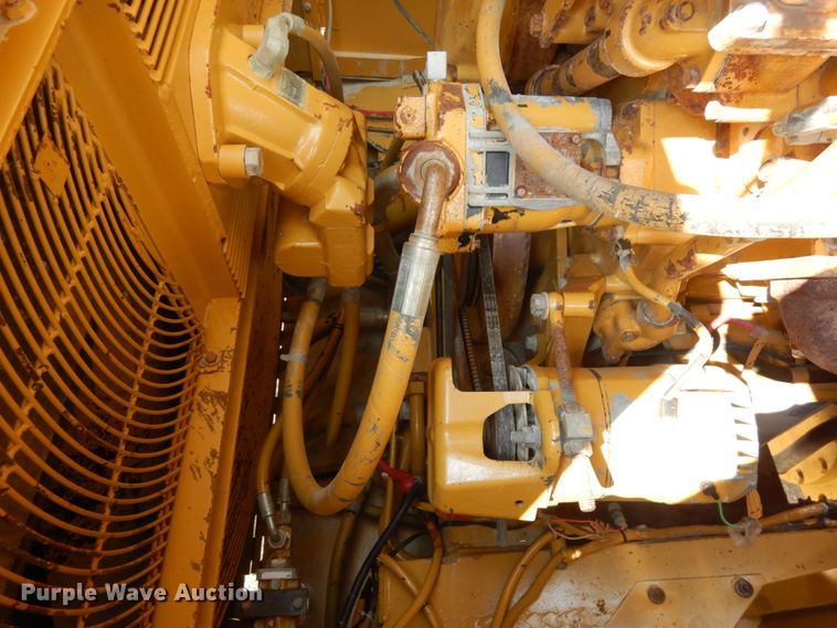 image for item IL9891 1999 Caterpillar 988F  wheel loader