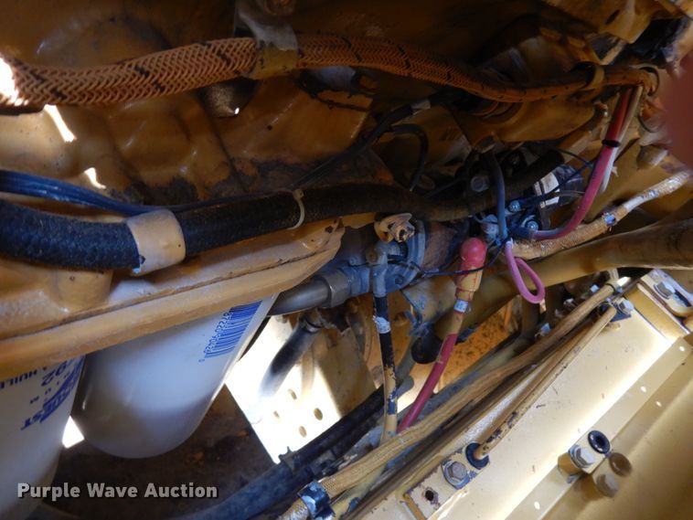 image for item IL9891 1999 Caterpillar 988F  wheel loader