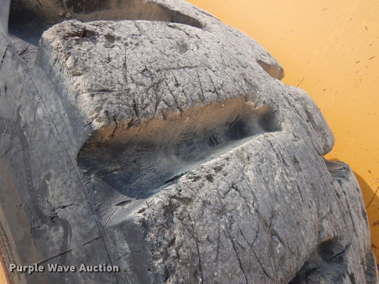 image for item IL9891 1999 Caterpillar 988F  wheel loader