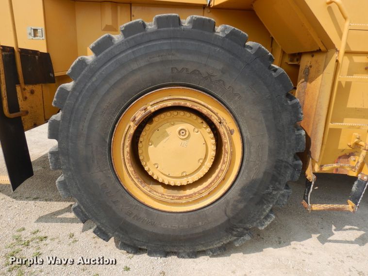 image for item IL9891 1999 Caterpillar 988F  wheel loader
