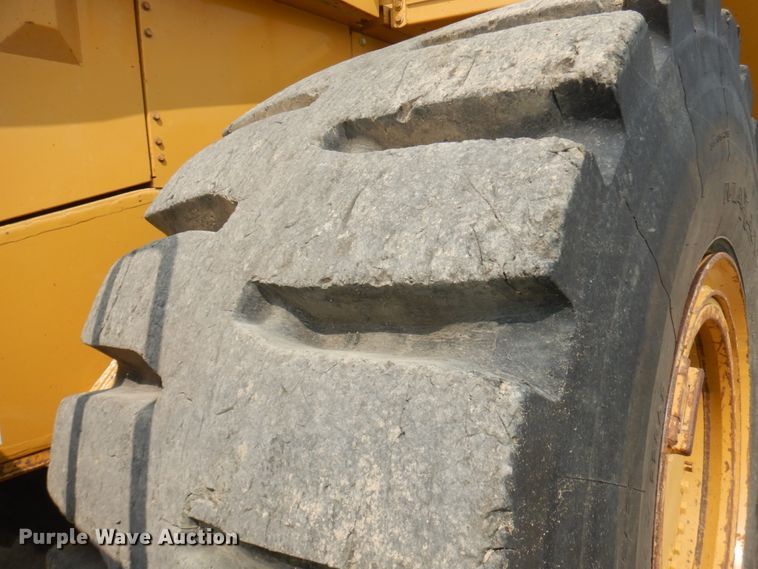 image for item IL9891 1999 Caterpillar 988F  wheel loader