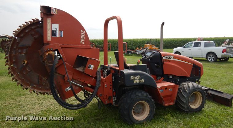 image for item IL9916 2004 Ditch Witch RT55  rock saw