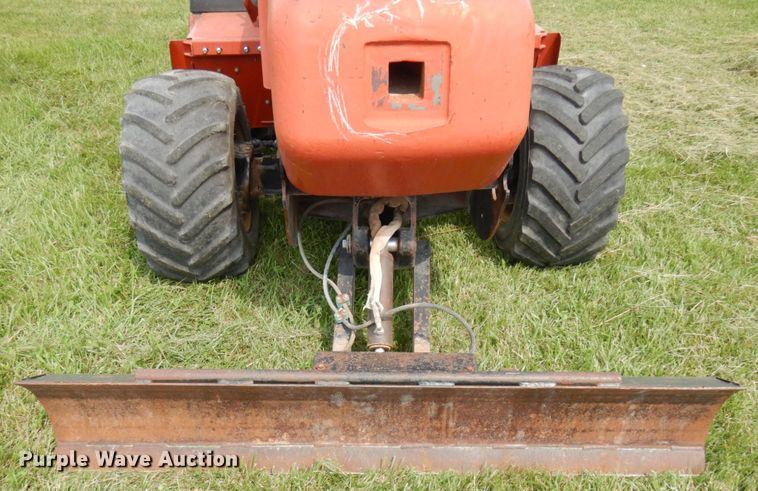 image for item IL9916 2004 Ditch Witch RT55  rock saw