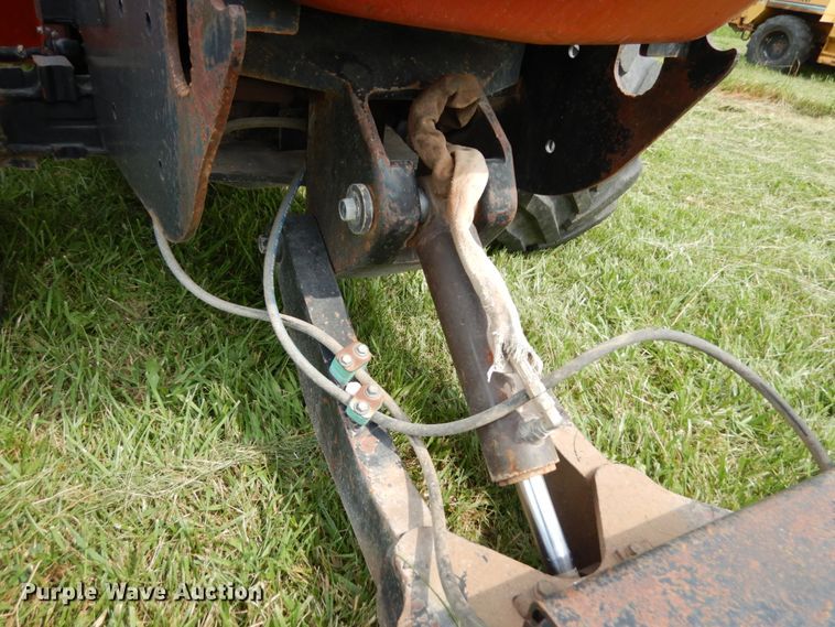 image for item IL9916 2004 Ditch Witch RT55  rock saw