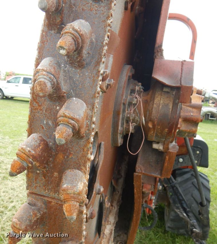 image for item IL9916 2004 Ditch Witch RT55  rock saw