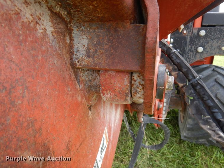 image for item IL9916 2004 Ditch Witch RT55  rock saw