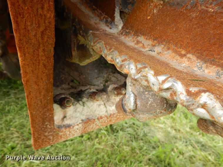 image for item IL9916 2004 Ditch Witch RT55  rock saw