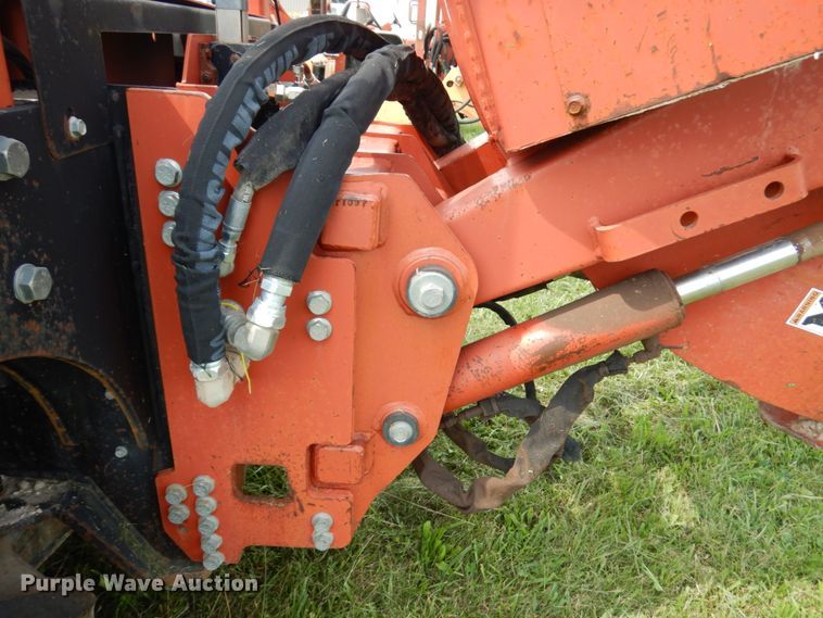 image for item IL9916 2004 Ditch Witch RT55  rock saw