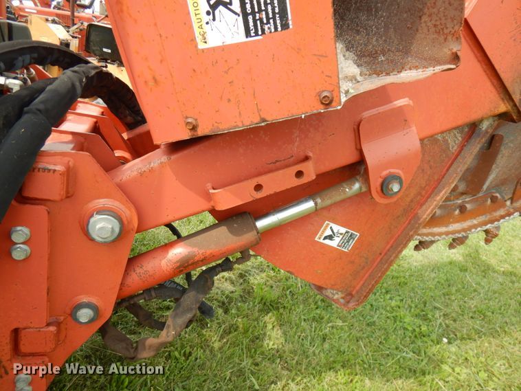 image for item IL9916 2004 Ditch Witch RT55  rock saw