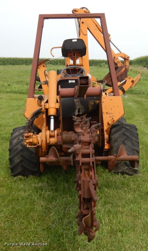 image for item IL9918 1993 Case 560  trencher