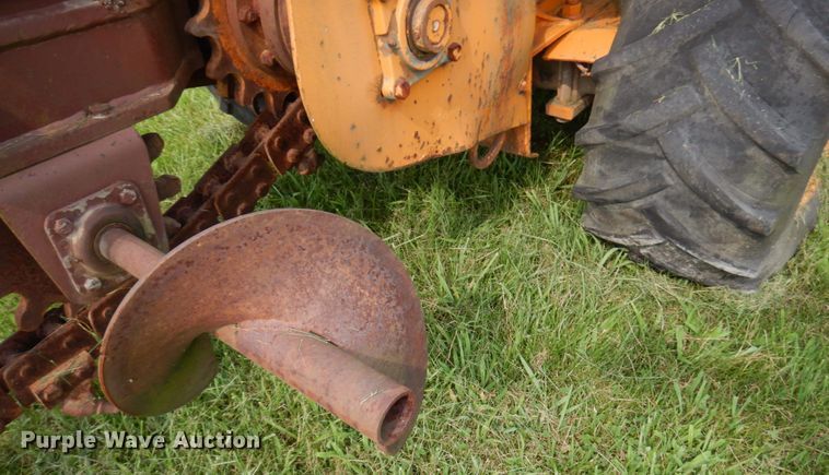 image for item IL9918 1993 Case 560  trencher