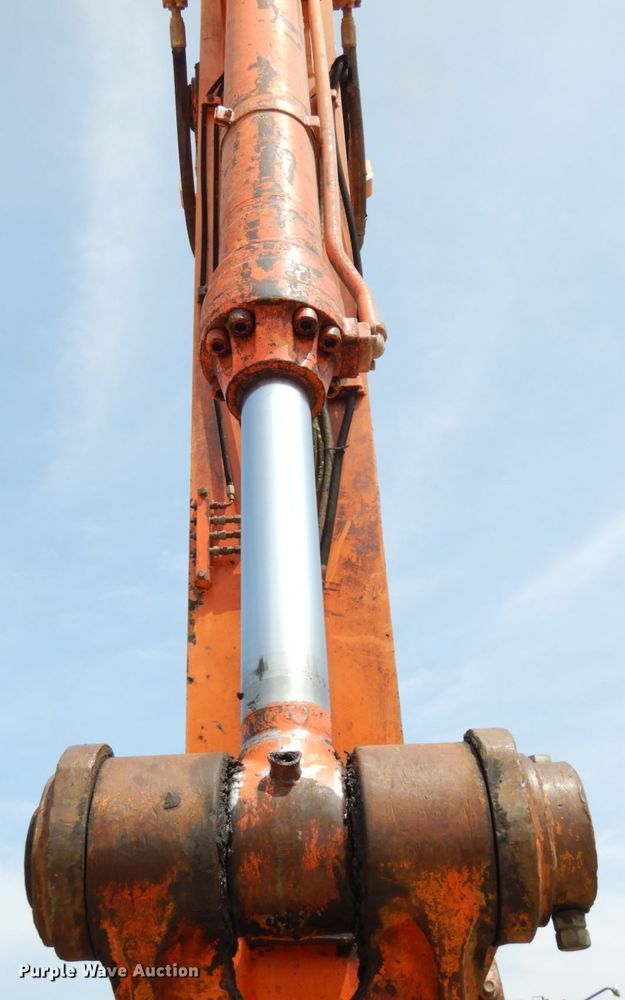 image for item IL9924 1996 Hitachi EX400LC-3  excavator