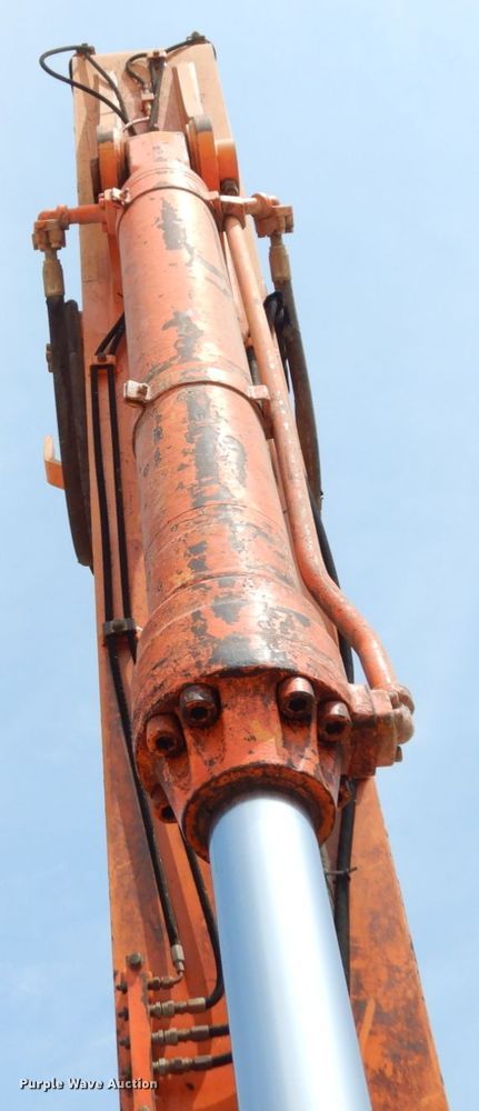 image for item IL9924 1996 Hitachi EX400LC-3  excavator