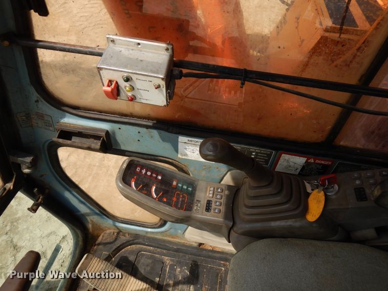 image for item IL9924 1996 Hitachi EX400LC-3  excavator